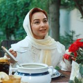 ماهایا پطروسیان و نام تعدادی از فعالیت های وی