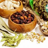 طب سنتی: با توصیه های زیر می توانید برخی بیماری ها را از خود دور کنید