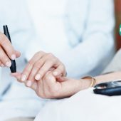 بیماری دیابت موجب بروز چه مشکلاتی می شود؟