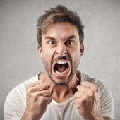 با کمک نوشتن و صحبت کردن هیجانات را تخلیه کنید