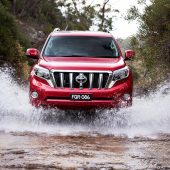 نقد و بررسی تویوتا لندکروزر پرادو (2017 Toyota LandCruiser Prado)