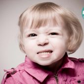 دلایل فشار دادن دندان ها به روی هم در کودکان