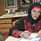 فرحناز منافی ظاهر به عیادت حسین محب اهری در بیمارستان رفت