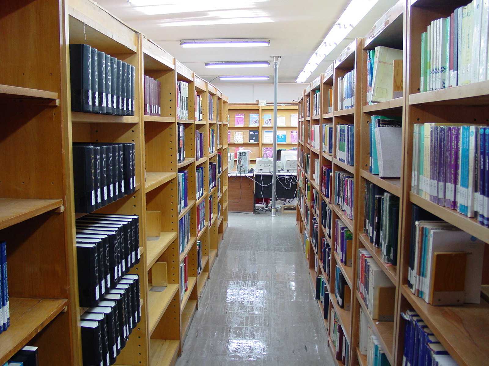 بخش شرقی غربی کتابخانه