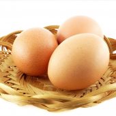تخم مرغ چه مدت بیرون از یخچال دوام می آورد؟