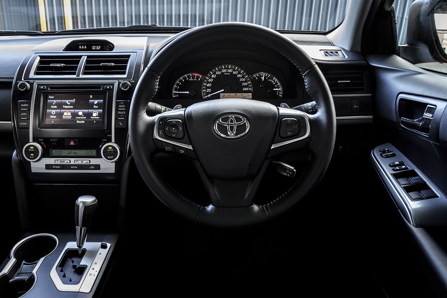 نقد و بررسی تویوتا کمری (2017 Toyota Camry)